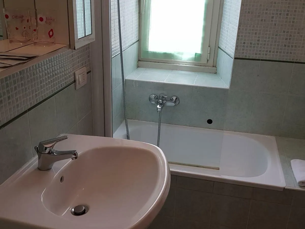 Bed and Breakfast Alenic Roma 2*,